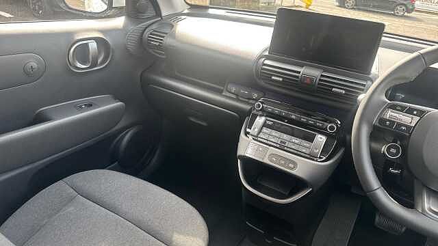 Hyundai INSTER 85kW 02 49kWh 5dr Auto Electric Hatchback