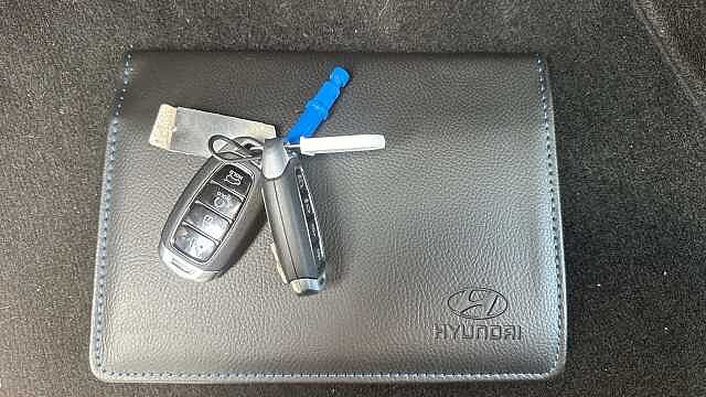Hyundai INSTER 85kW 02 49kWh 5dr Auto Electric Hatchback
