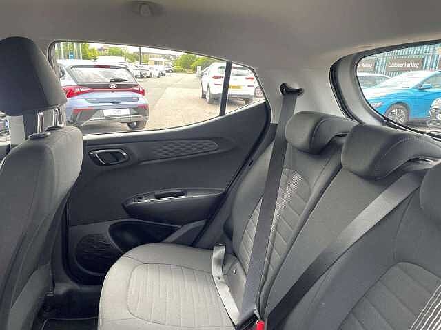 Hyundai i10 1.0 MPi SE Connect 5dr Auto