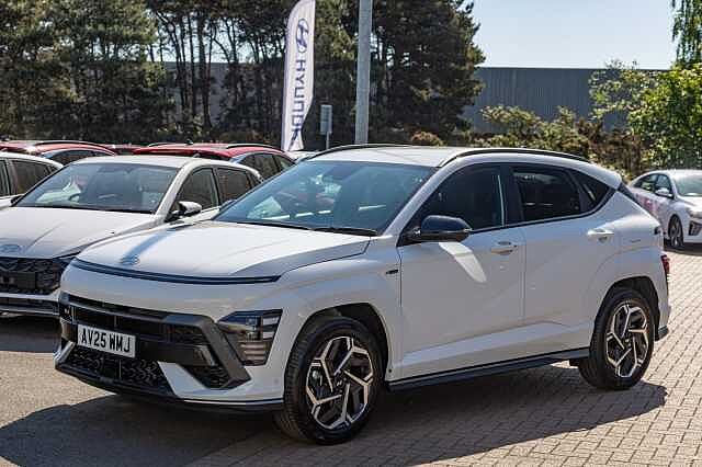 Hyundai KONA HATCHBACK 1.6T 138 N Line S 5dr DCT Atlas White