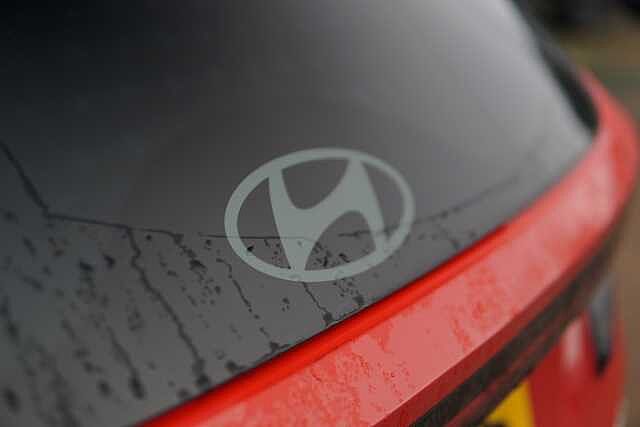 Hyundai TUCSON 1.6T Premium 5dr Engine Red