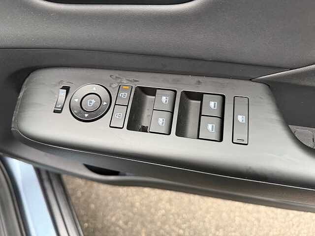 Hyundai KONA 1.6 Hybrid 129 Ultimate 5dr DCT Meta BLUE