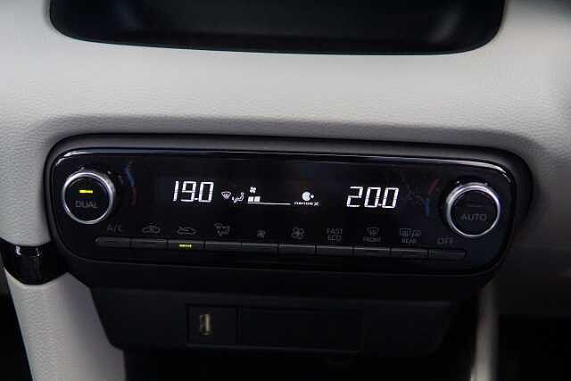 Toyota Yaris 1.5 Hybrid Excel 5dr CVT
