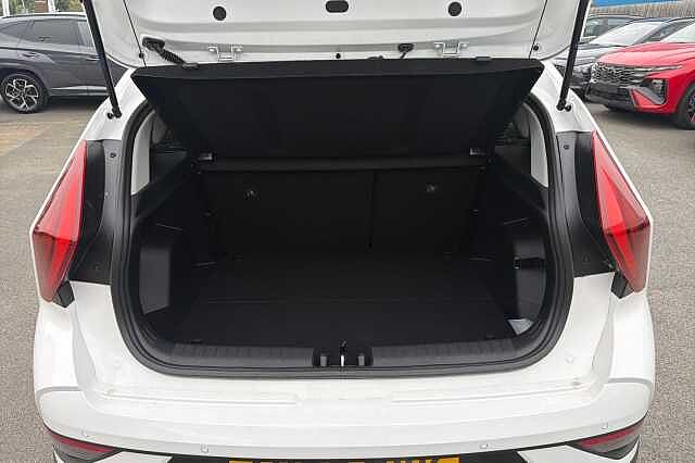 Hyundai BAYON 1.0 TGDi [90] Tech Line 5dr DCT Atlas White