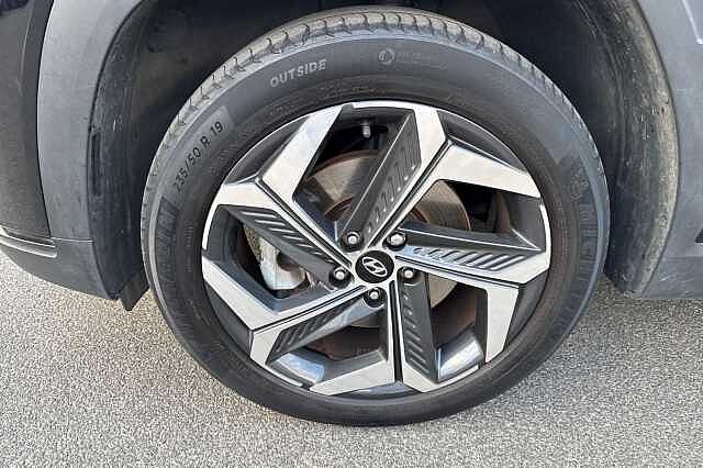 Hyundai TUCSON 1.6 TGDi Hybrid 230 Premium 5dr 2WD Auto Phantom Black