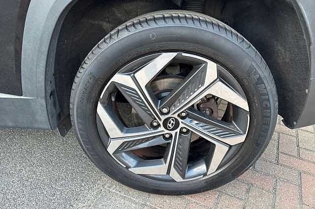 Hyundai TUCSON 1.6 TGDi Hybrid 230 Premium 5dr 2WD Auto Phantom Black