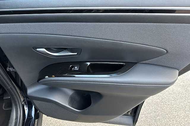 Hyundai TUCSON 1.6 TGDi Hybrid 230 Premium 5dr 2WD Auto Phantom Black