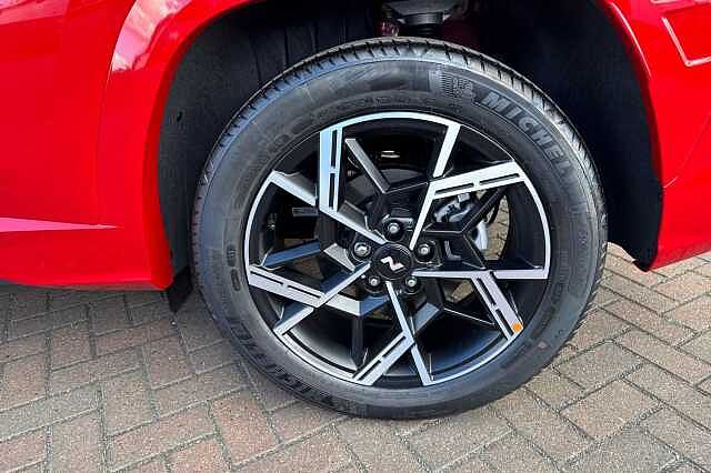 Hyundai TUCSON 1.6T 150 N Line S 5dr DCT Engine Red