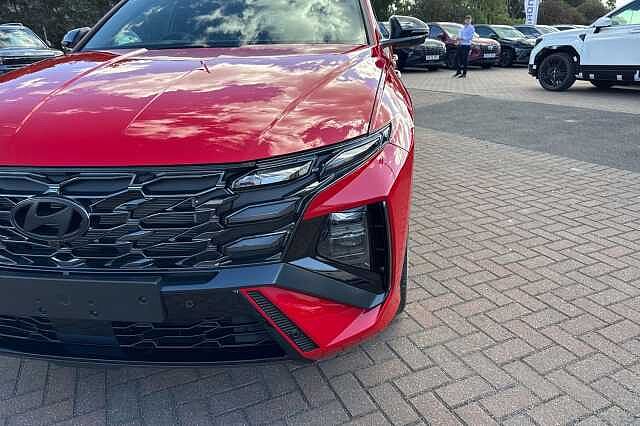 Hyundai TUCSON 1.6T 150 N Line S 5dr DCT Engine Red