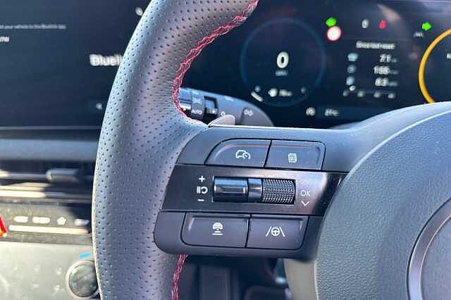 Hyundai TUCSON 1.6T 150 N Line S 5dr DCT Engine Red