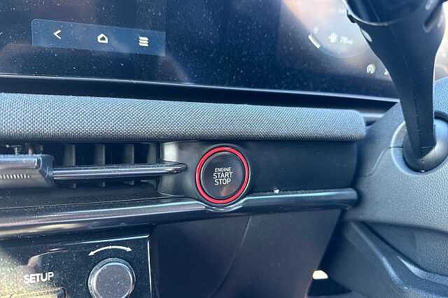 Hyundai TUCSON 1.6T 150 N Line S 5dr DCT Engine Red