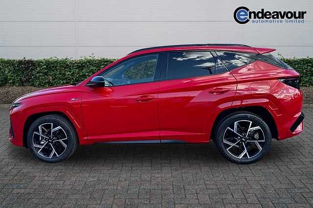 Hyundai TUCSON 1.6T 150 N Line S 5dr DCT Engine Red