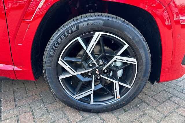 Hyundai TUCSON 1.6T 150 N Line S 5dr DCT Engine Red