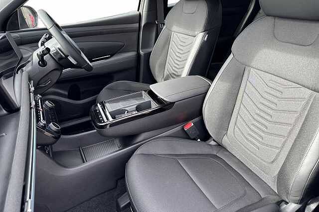 Hyundai TUCSON 1.6T 239 Hybrid Black Line 5dr Auto Shimmering Silver