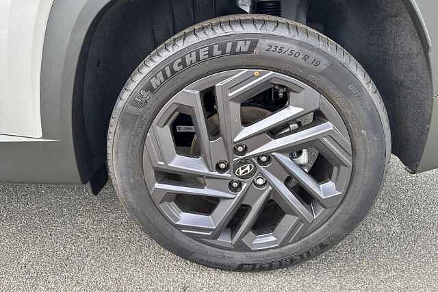 Hyundai TUCSON 1.6T 239 Hybrid Black Line 5dr Auto Shimmering Silver