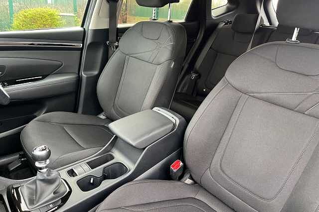 Hyundai TUCSON 1.6 T Gdi Se Connect Suv 5dr Petrol Manual Euro 6 (s/s) (150 Ps) Dark Knight Grey