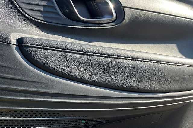 Hyundai I20 1.0 T Gdi Mhev Premium Hatchback 5dr Petrol Hybrid Dct Euro 6 (s/s) (100 Ps)
