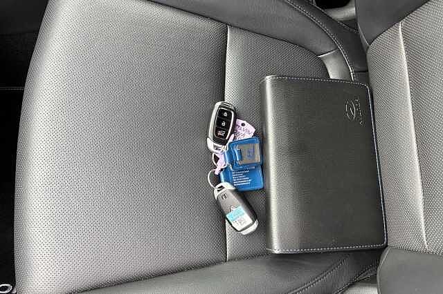 Hyundai KONA 1.6 H Gdi Ultimate Suv 5dr Petrol Hybrid Dct Euro 6 (s/s) (141 Ps) Pulse Red