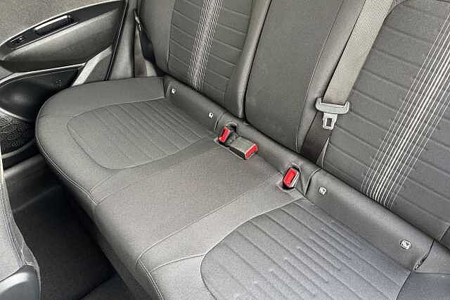 Hyundai I10 1.2 Premium Hatchback 5dr Petrol Manual Euro 6 (s/s) (84 Ps) Sleek Silver