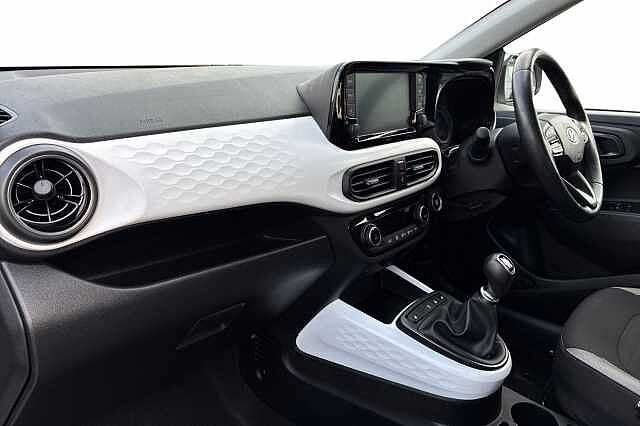 Hyundai I10 1.2 Premium Hatchback 5dr Petrol Manual Euro 6 (s/s) (84 Ps) Sleek Silver