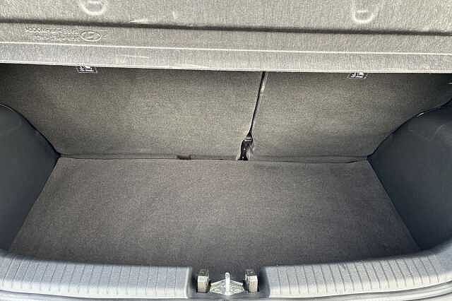 Hyundai I10 1.2 Premium Hatchback 5dr Petrol Manual Euro 6 (s/s) (84 Ps) Sleek Silver
