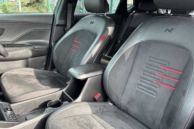 Hyundai KONA 1.6 H Gdi N Line S Suv 5dr Petrol Hybrid Dct Euro 6 (s/s) (129 Ps) Abyss Black