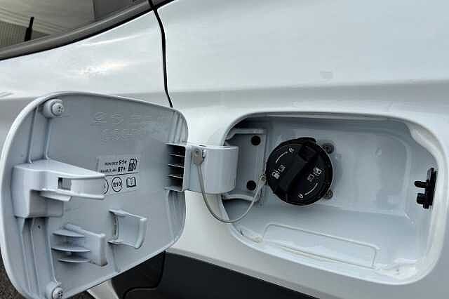 Hyundai Kona 1.6 H Gdi Premium Suv 5dr Petrol Hybrid Dct Euro 6 (s/s) (141 Ps)
