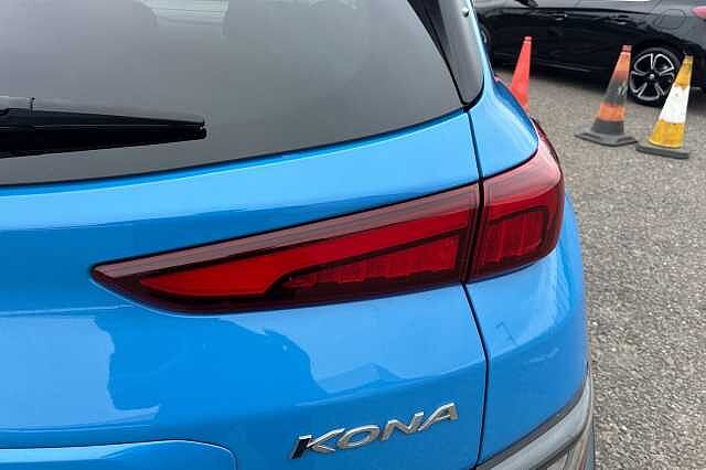 Hyundai KONA 1.6 H Gdi Premium Suv 5dr Petrol Hybrid Dct Euro 6 (s/s) (141 Ps) Surfy Blue