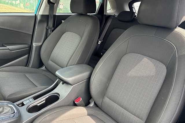 Hyundai KONA 1.6 H Gdi Premium Suv 5dr Petrol Hybrid Dct Euro 6 (s/s) (141 Ps) Dive Blue