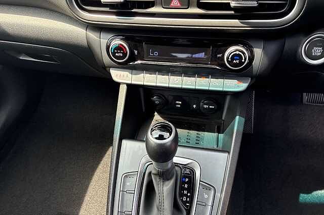 Hyundai KONA 1.6 H Gdi Premium Suv 5dr Petrol Hybrid Dct Euro 6 (s/s) (141 Ps) Dive Blue