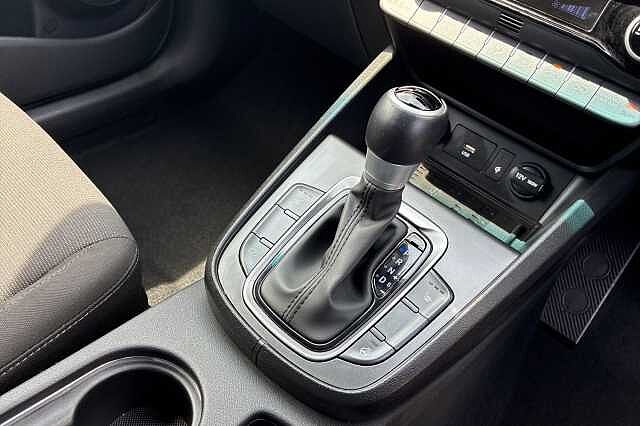 Hyundai KONA 1.6 H Gdi Premium Suv 5dr Petrol Hybrid Dct Euro 6 (s/s) (141 Ps) Dive Blue