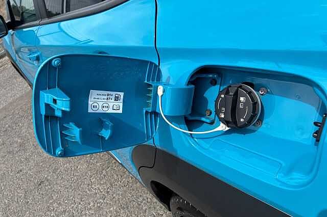 Hyundai KONA 1.6 H Gdi Premium Suv 5dr Petrol Hybrid Dct Euro 6 (s/s) (141 Ps) Dive Blue
