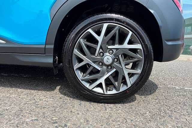 Hyundai KONA 1.6 H Gdi Premium Suv 5dr Petrol Hybrid Dct Euro 6 (s/s) (141 Ps) Dive Blue