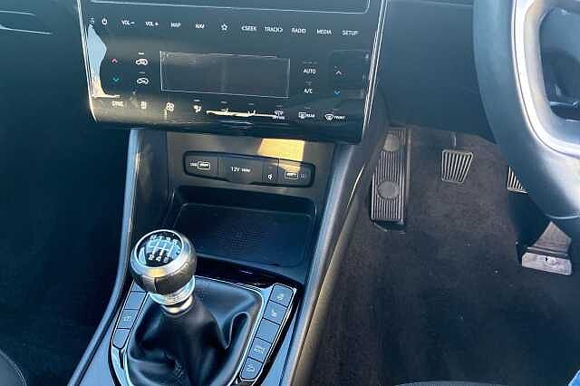 Hyundai TUCSON 1.6 T Gdi Premium Suv 5dr Petrol Manual Euro 6 (s/s) (150 Ps) Shimmering Silver