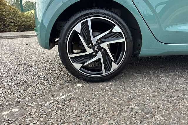 Hyundai I10 1.2 Premium Hatchback 5dr Petrol Manual Euro 6 (s/s) (84 Ps) Mangrove Green