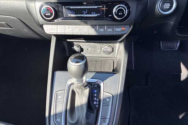 Hyundai KONA 1.6 H Gdi Premium Suv 5dr Petrol Hybrid Dct Euro 6 (s/s) (141 Ps) White