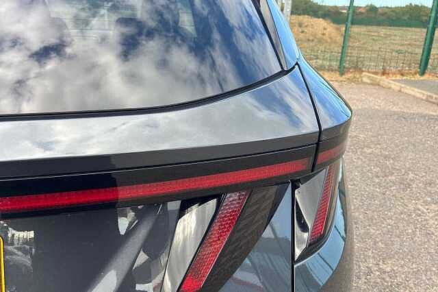 Hyundai TUCSON 1.6 H T Gdi Premium Suv 5dr Petrol Hybrid Auto Euro 6 (s/s) (230 Ps) Dark Knight Grey