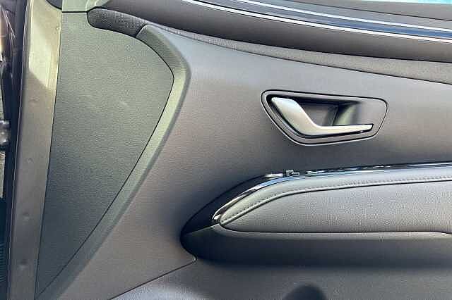 Hyundai TUCSON 1.6 H T Gdi Premium Suv 5dr Petrol Hybrid Auto Euro 6 (s/s) (230 Ps) Silky Bronze