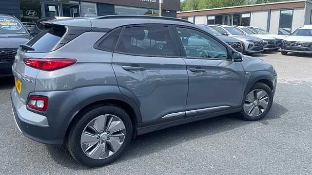 Hyundai KONA 64kWh Premium SUV 5dr Electric Auto (7kW Charger) (204 ps)