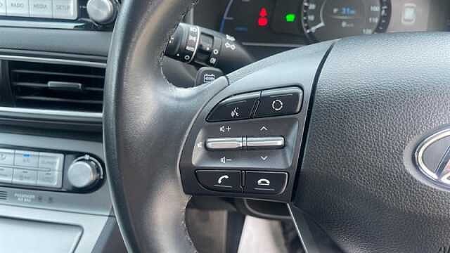 Hyundai KONA 64kWh Premium SUV 5dr Electric Auto (7kW Charger) (204 ps)