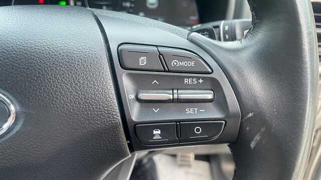 Hyundai KONA 64kWh Premium SUV 5dr Electric Auto (7kW Charger) (204 ps)