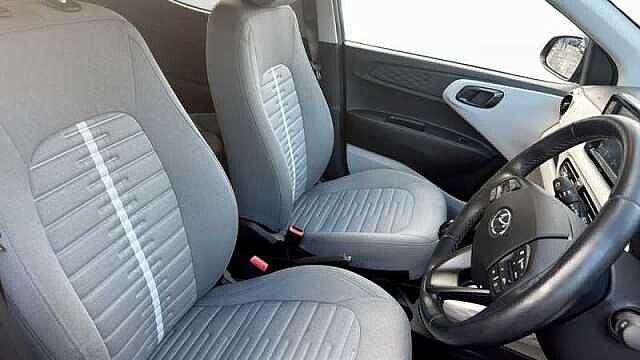 Hyundai i10 1.2 Premium Hatchback 5dr Petrol Auto Euro 6 (s/s) (84 ps)