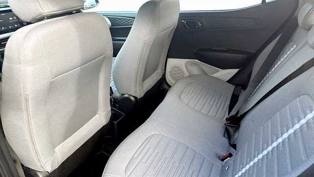 Hyundai i10 1.2 Premium Hatchback 5dr Petrol Auto Euro 6 (s/s) (84 ps)
