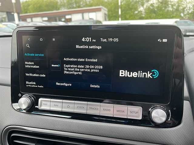 Hyundai KONA 39kWh Premium SUV 5dr Electric Auto (10.5kW Charger) (136 ps) Grey
