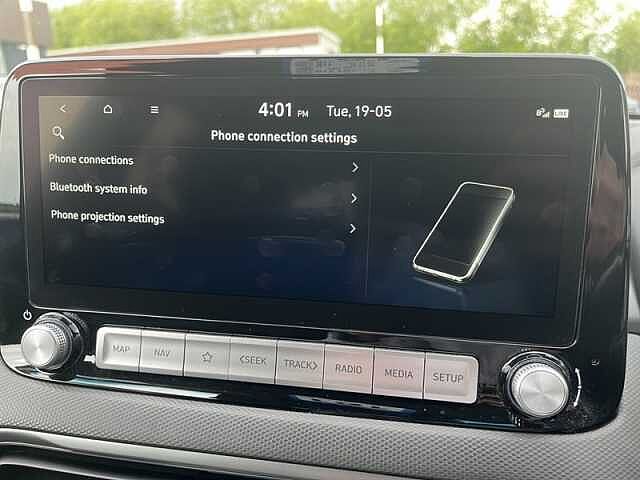 Hyundai KONA 39kWh Premium SUV 5dr Electric Auto (10.5kW Charger) (136 ps) Grey