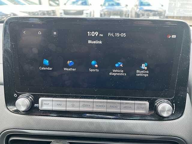 Hyundai KONA 39kWh Premium SUV 5dr Electric Auto (10.5kW Charger) (136 ps) Grey
