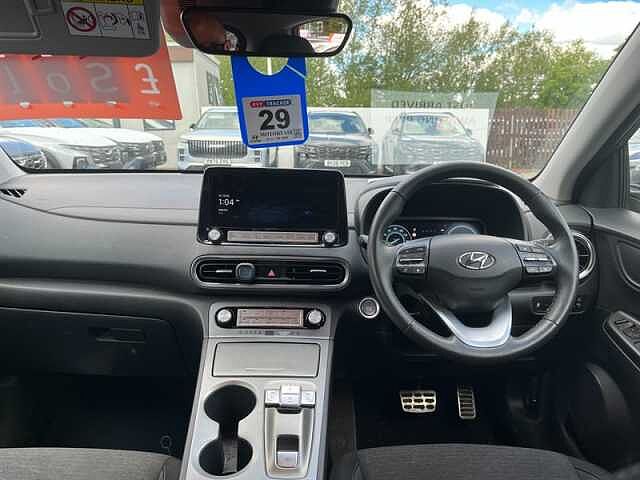 Hyundai KONA 39kWh Premium SUV 5dr Electric Auto (10.5kW Charger) (136 ps) Grey