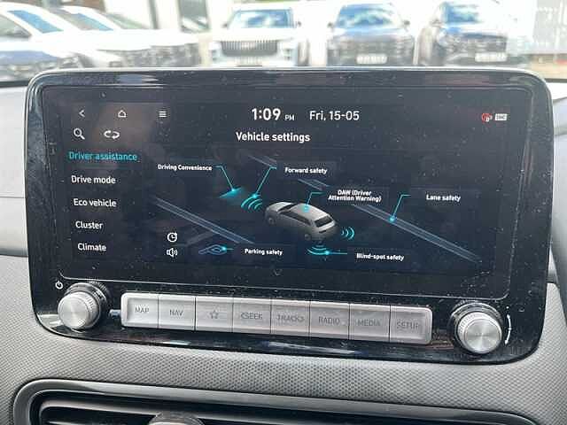 Hyundai KONA 39kWh Premium SUV 5dr Electric Auto (10.5kW Charger) (136 ps) Grey