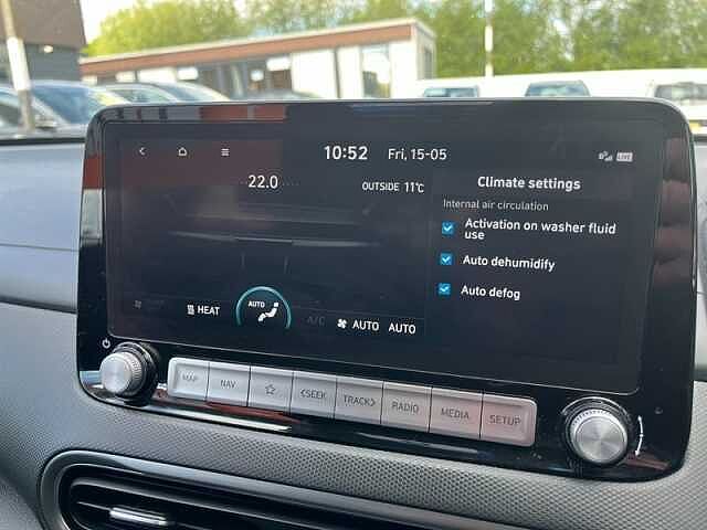 Hyundai KONA 64kWh Premium SUV 5dr Electric Auto (10.5kW Charger) (204 ps)