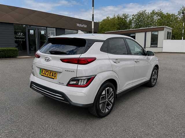 Hyundai KONA 64kWh Premium SUV 5dr Electric Auto (10.5kW Charger) (204 ps)